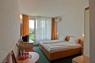 Отель Hotel Balada Сатурн Двухместный номер с 1 кроватью или 2 отдельными кроватями-4